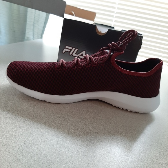 FILA Burgundy running shoes - Picture 2 of 8